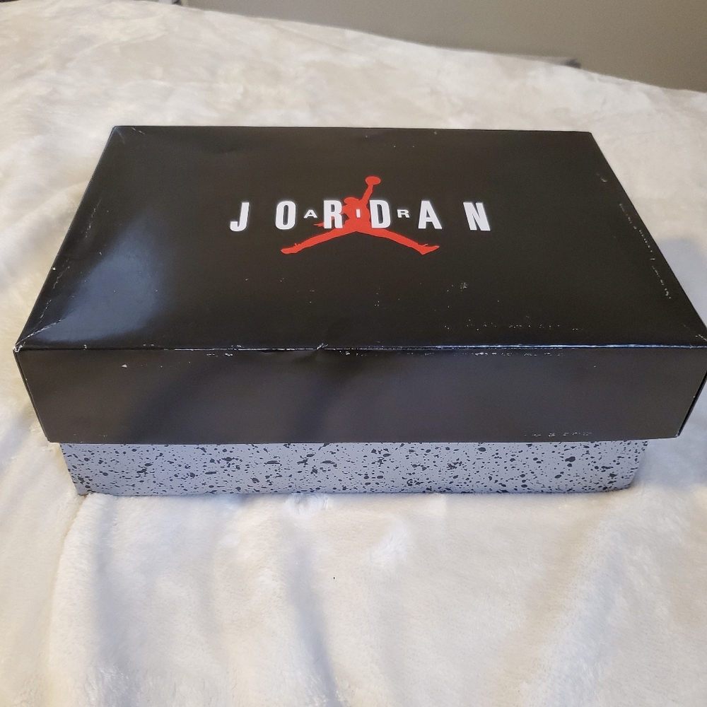Nike jordan retro 4